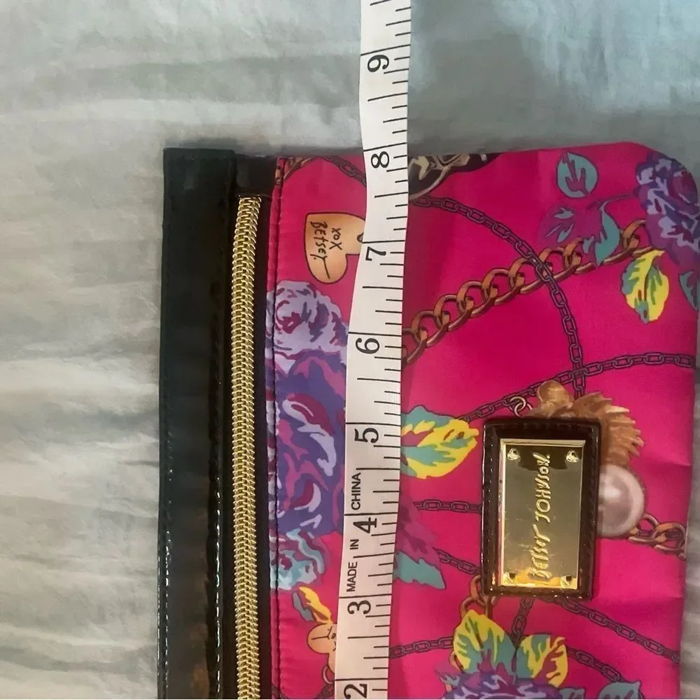 *Betsey Johnson* Pink & Black Pink Floral Wristlet
